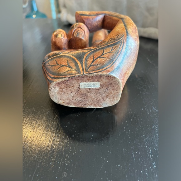 Solid wood tattooed hand 10”  fingers crossed - Picture 7 of 7